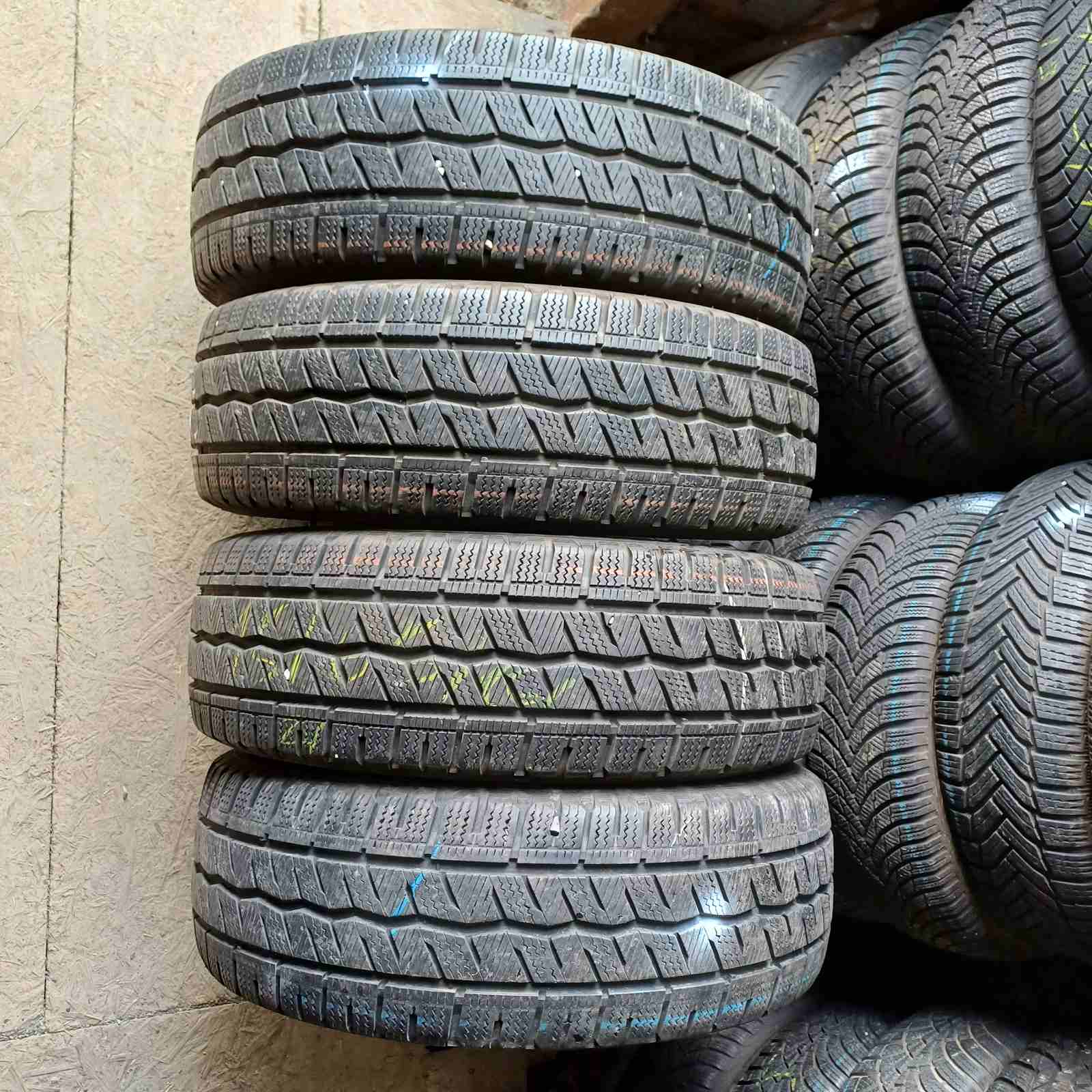 Hankook Winter Icept LV 215/65R16C